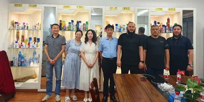 熱烈歡迎國(guó)外客戶來揚(yáng)州美達(dá)灌裝機(jī)械有限公司進(jìn)行實(shí)地參觀考察洽談業(yè)務(wù)