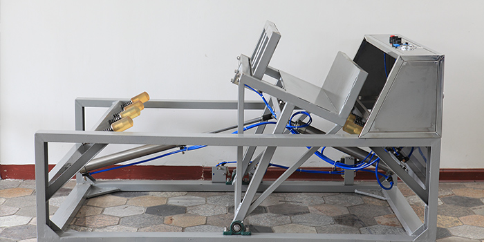 半自動(dòng)氣霧灌裝機(jī)的優(yōu)勢有哪些？